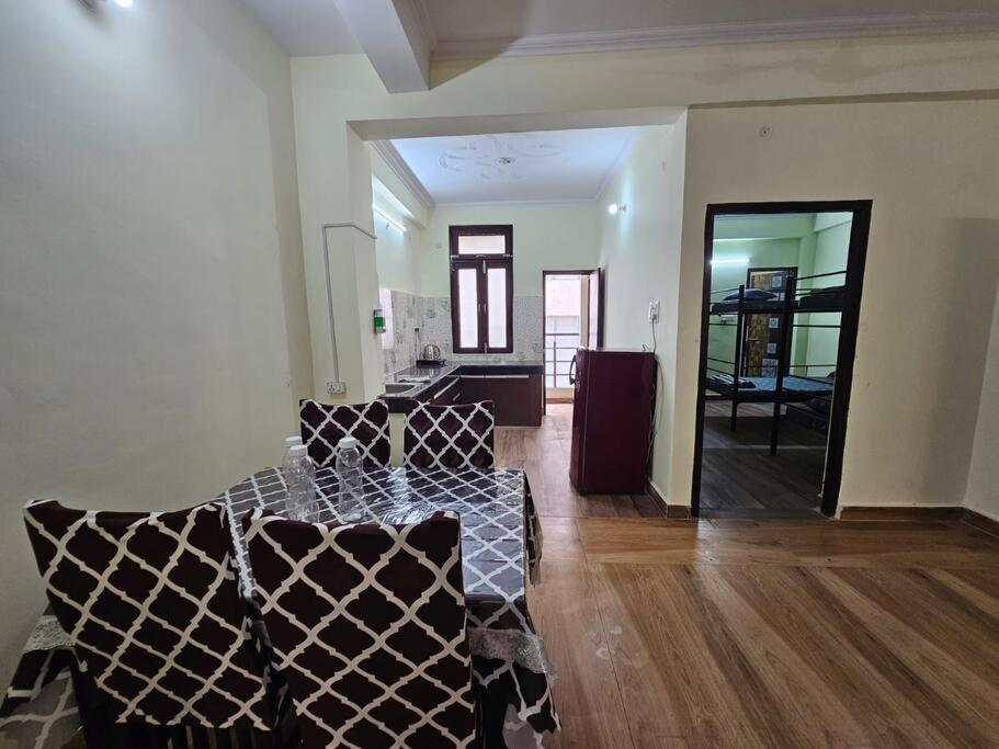 2 Bhk In Krishna Nagar Lko202r Lucknow