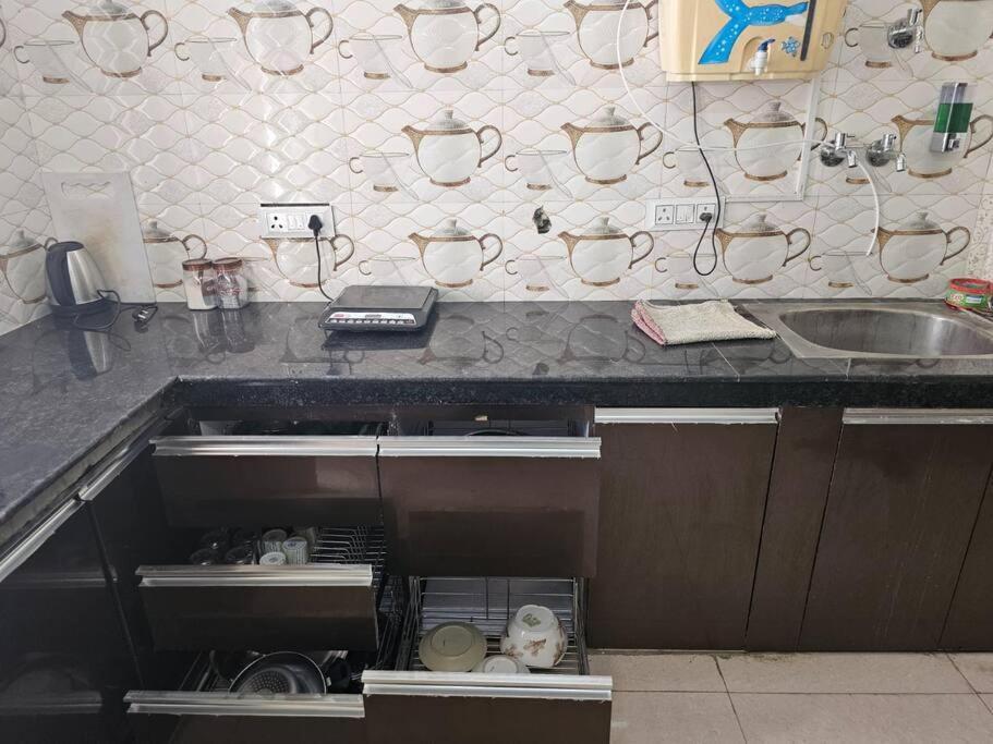 2 Bhk In Krishna Nagar Lko202r Apartment
