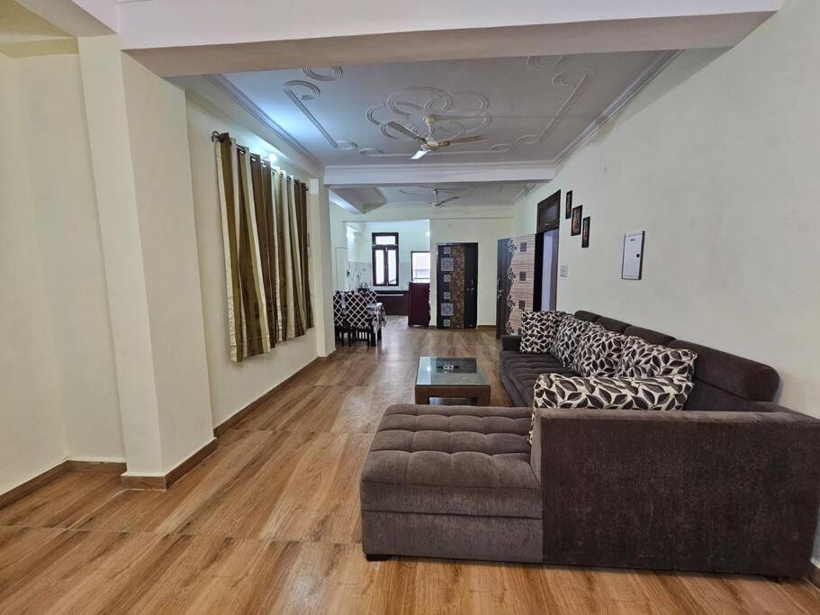 2 Bhk In Krishna Nagar Lko202r * Lucknow