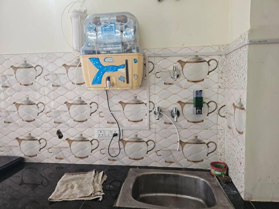 Apartment 2 Bhk In Krishna Nagar Lko202r *