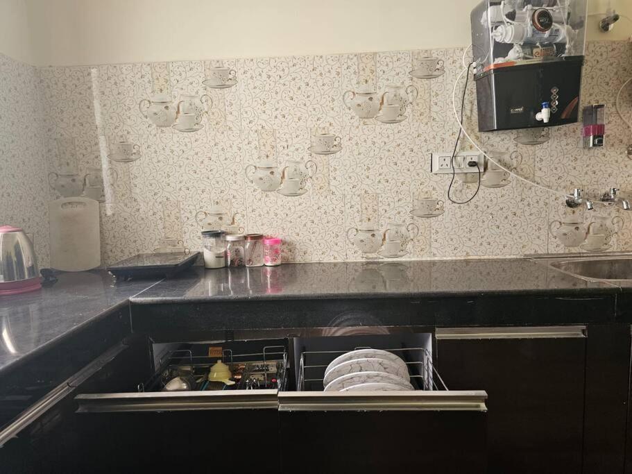 Apartment 2 Bhk In Krishna Nagar Lko202r